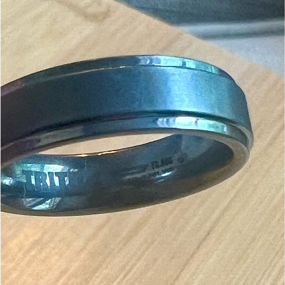 TRITON Men’s Size 9 Band-Perfect Condition 6mm Wide Ring - Picture 4 of 7